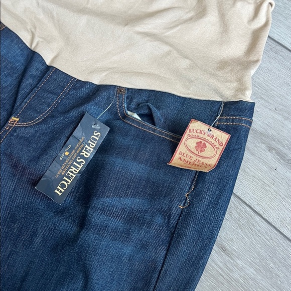 Lucky Brand nwt Maternity Dark Blue Flare Jeans with belly panel size 28/6 - Picture 5 of 7